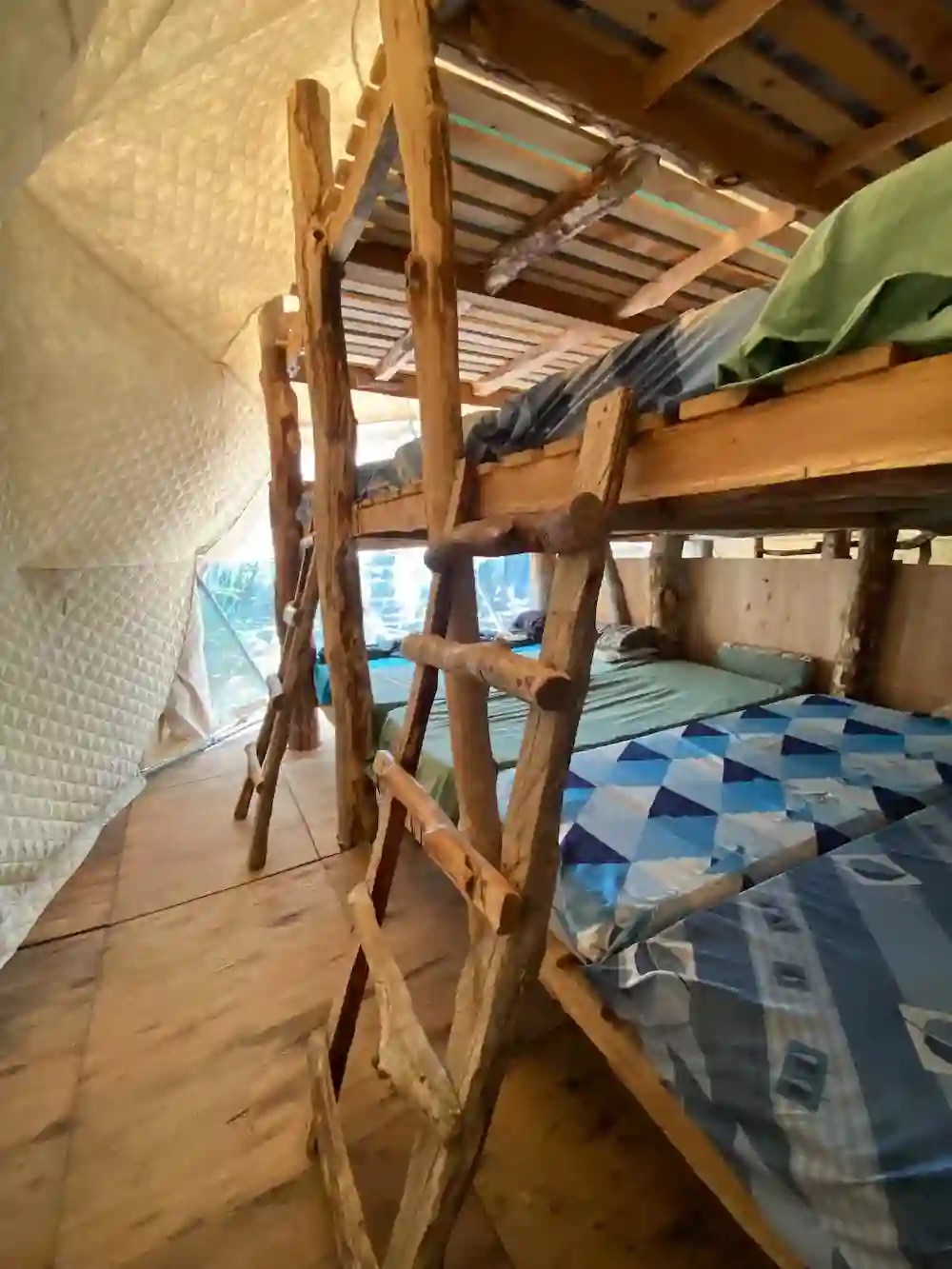 Interior de los domos del Refugio Ilón